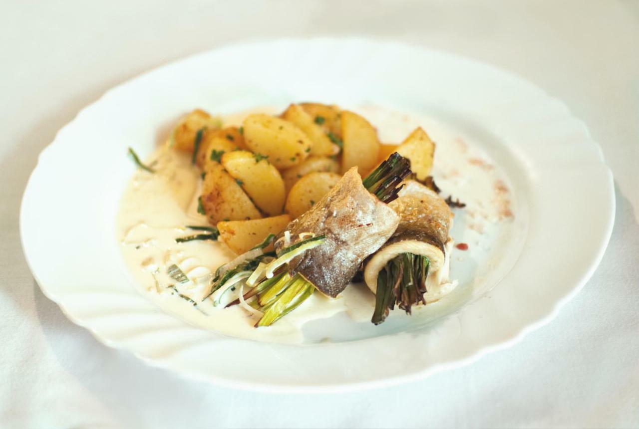 Dolní Dunajovice Restaurace A Penzion Praha מראה חיצוני תמונה
