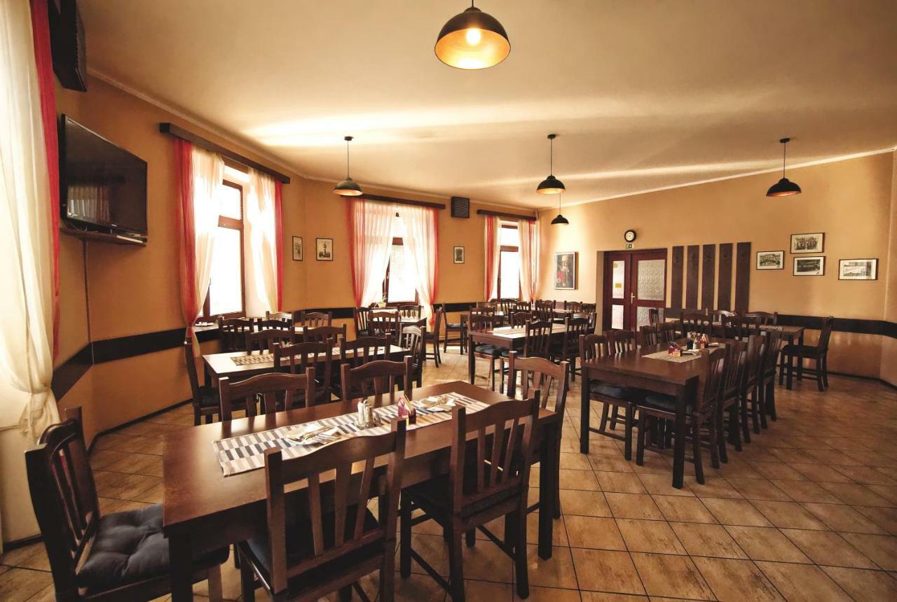 Dolní Dunajovice Restaurace A Penzion Praha מראה חיצוני תמונה