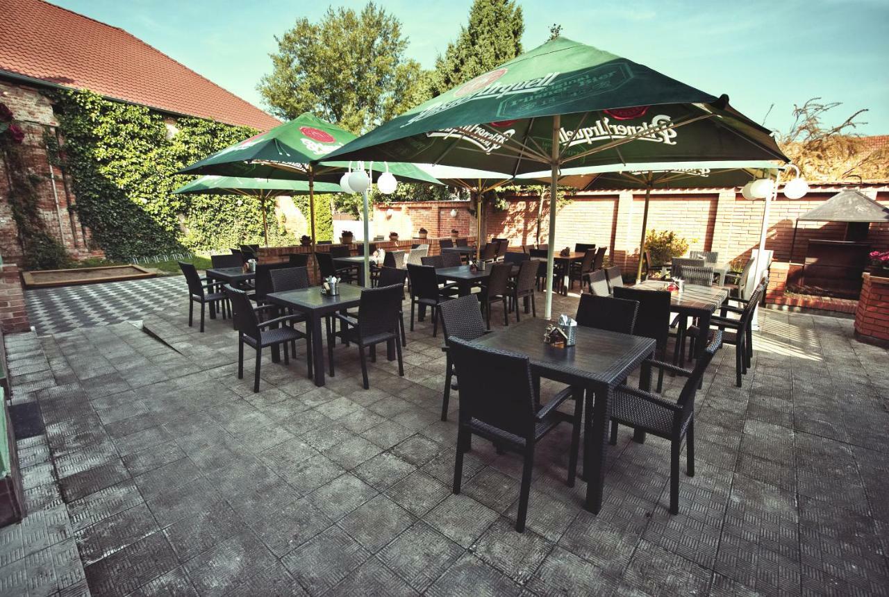 Dolní Dunajovice Restaurace A Penzion Praha מראה חיצוני תמונה