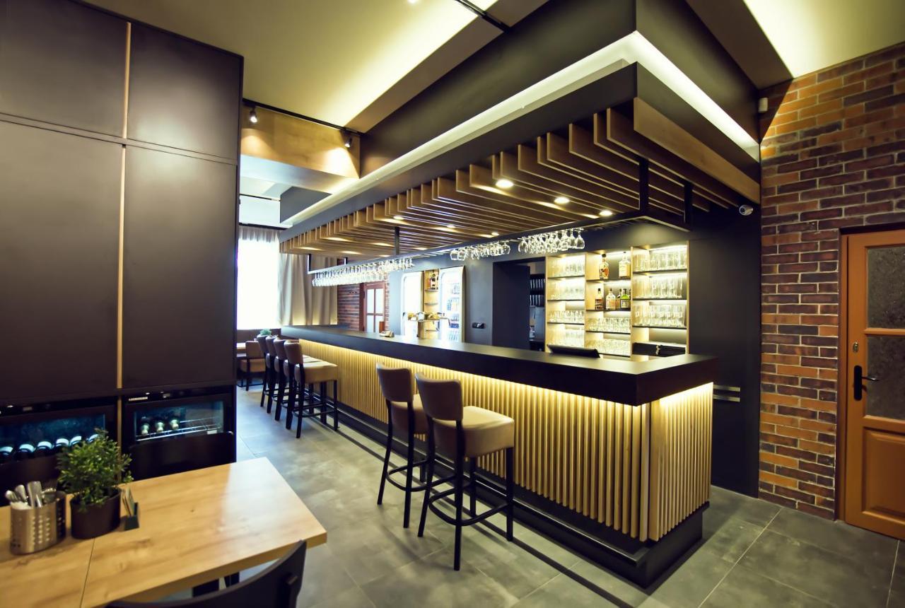 Dolní Dunajovice Restaurace A Penzion Praha מראה חיצוני תמונה
